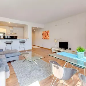 Apartment Chic Designer